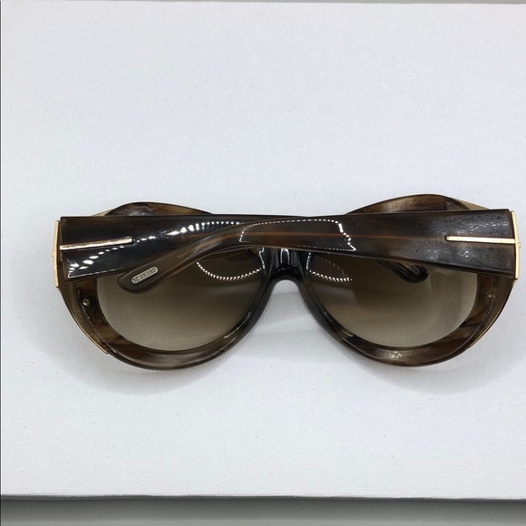 TOM FORD ELISABETH TF27 Sunglasses in color 376 Brown Gradient Oversized Shield. - Picture 4 of 14